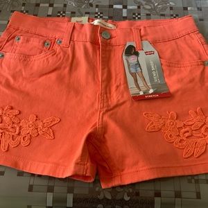 Levi’s girls shorts!Size 14